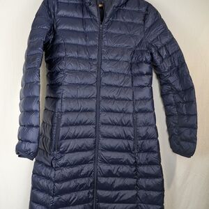 Aritzia TNA Bavura Navy Puffer Coat Size LARGE NAVY